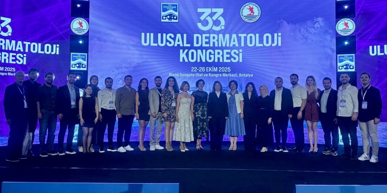 Ulusal Dermatoloji Kongresi’ne onursal başkan olarak katıldı