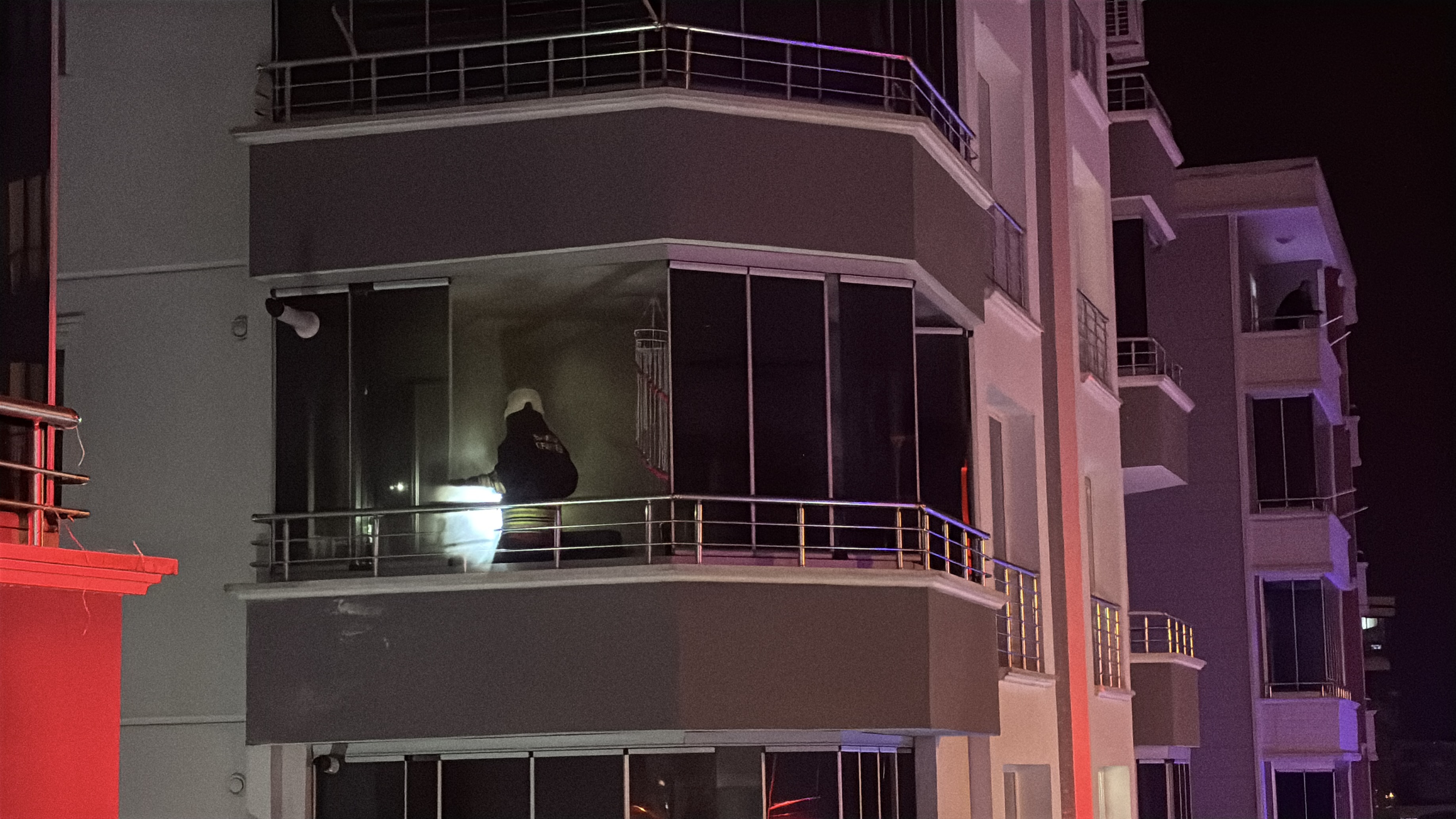 Samsun'da apartman dairesinde çıkan yangın söndürüldü