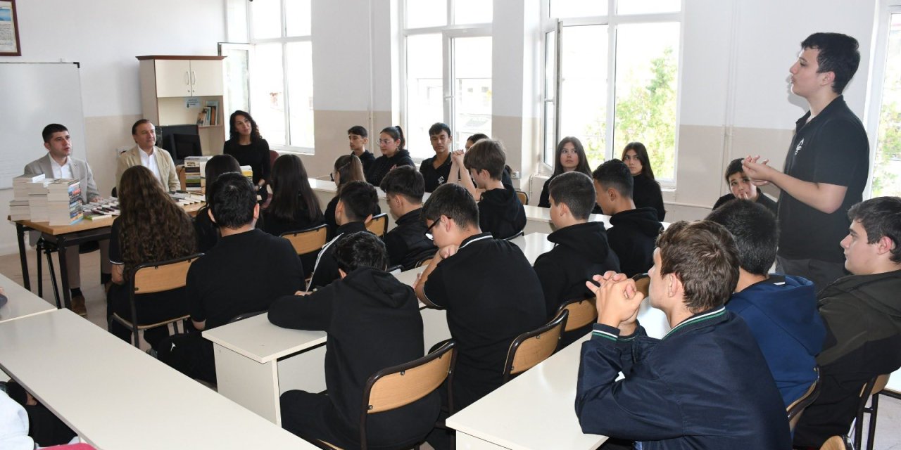 10 bin kitap öğrencilerle buluşturuldu