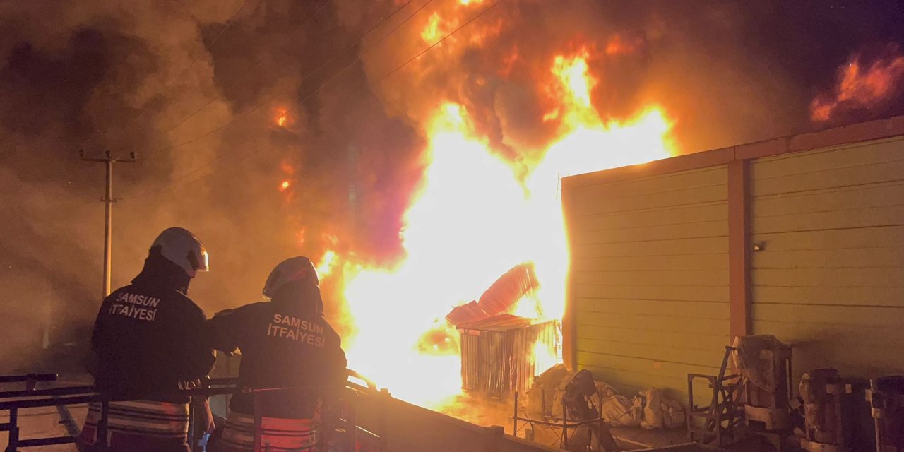 Samsun'da geri dönüşüm fabrikasında yangın