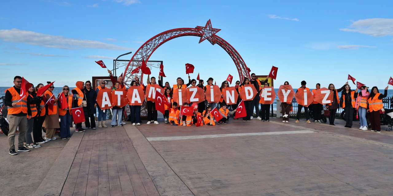 Atam İzindeyiz temalı uçurtma şenliği düzenledi