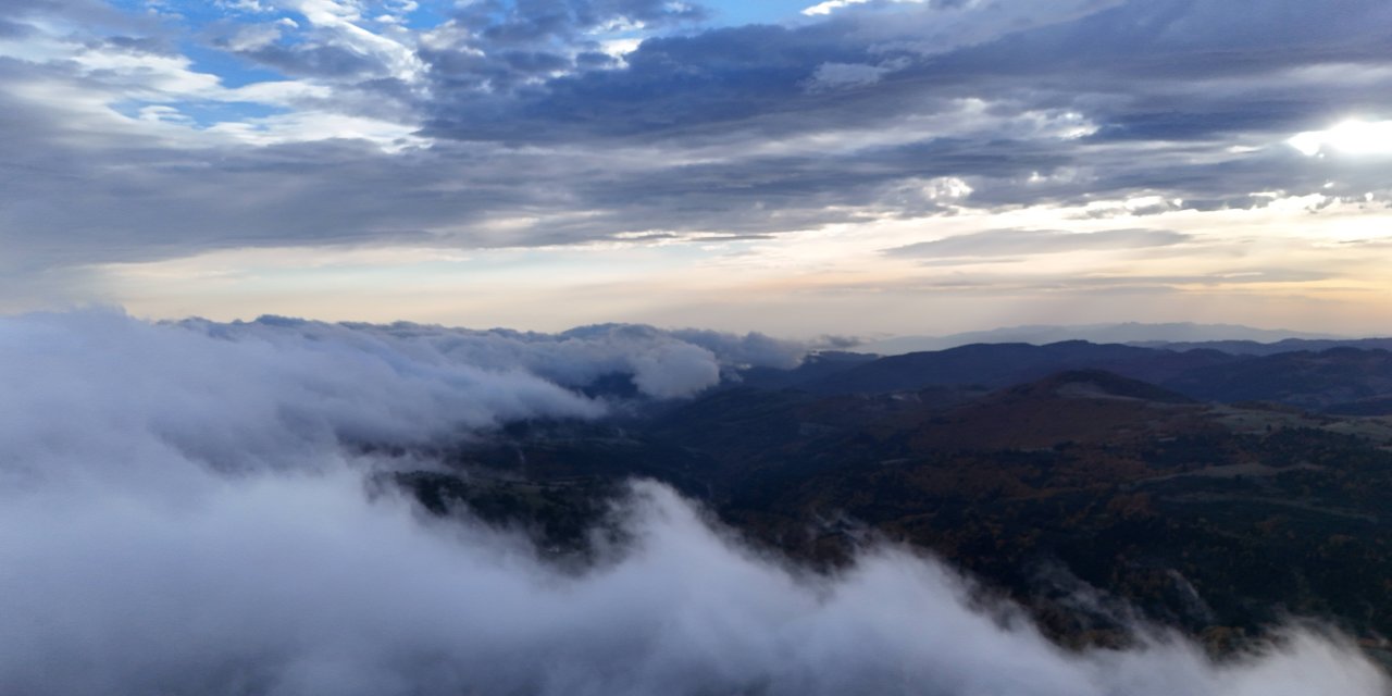 Dürtmen Dağı'ndaki sis denizi görüntülendi