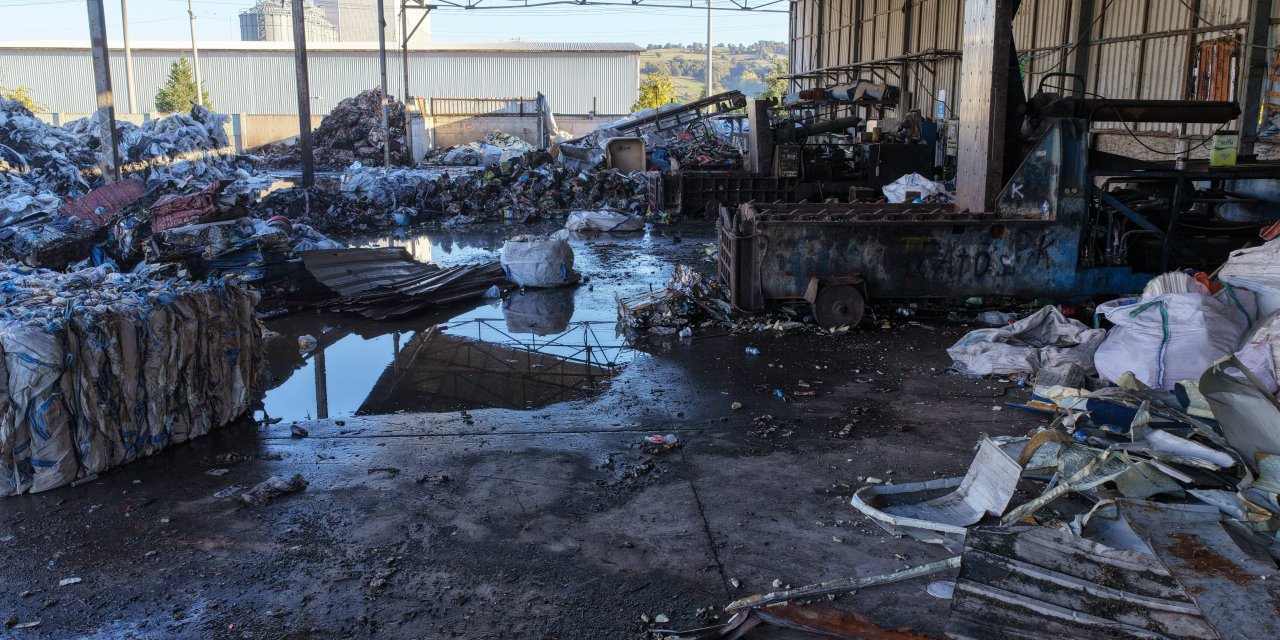 Yangın 3,5 saatte kontrol altına alındı