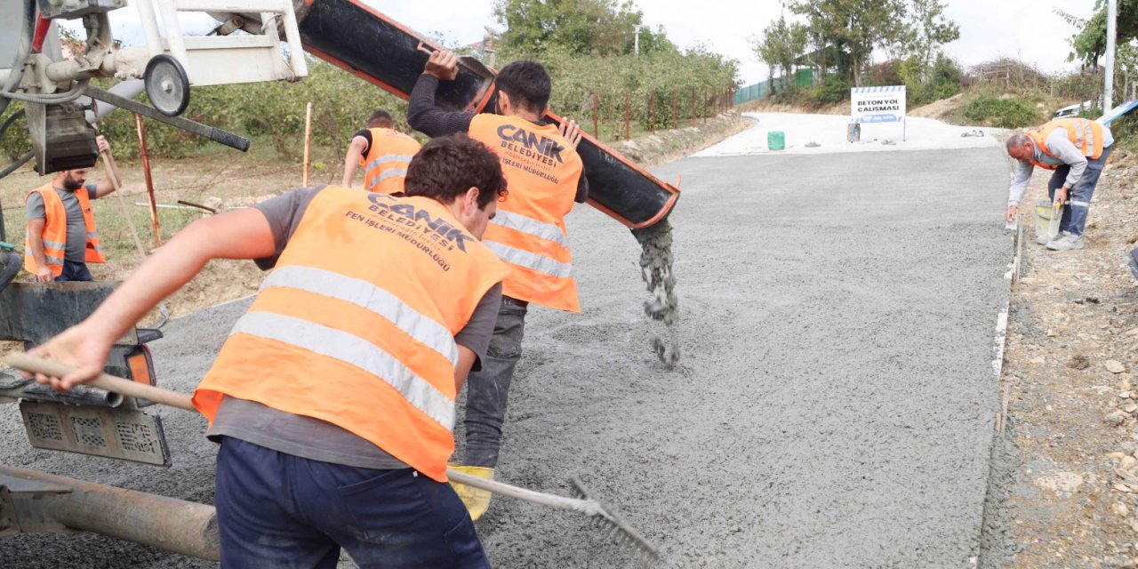 Canik'te yol çalışmaları devam ediyor