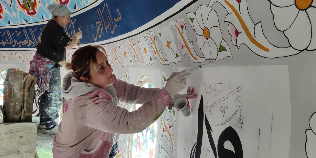 Samsunlu kadın nakkaşlar camileri süslüyor