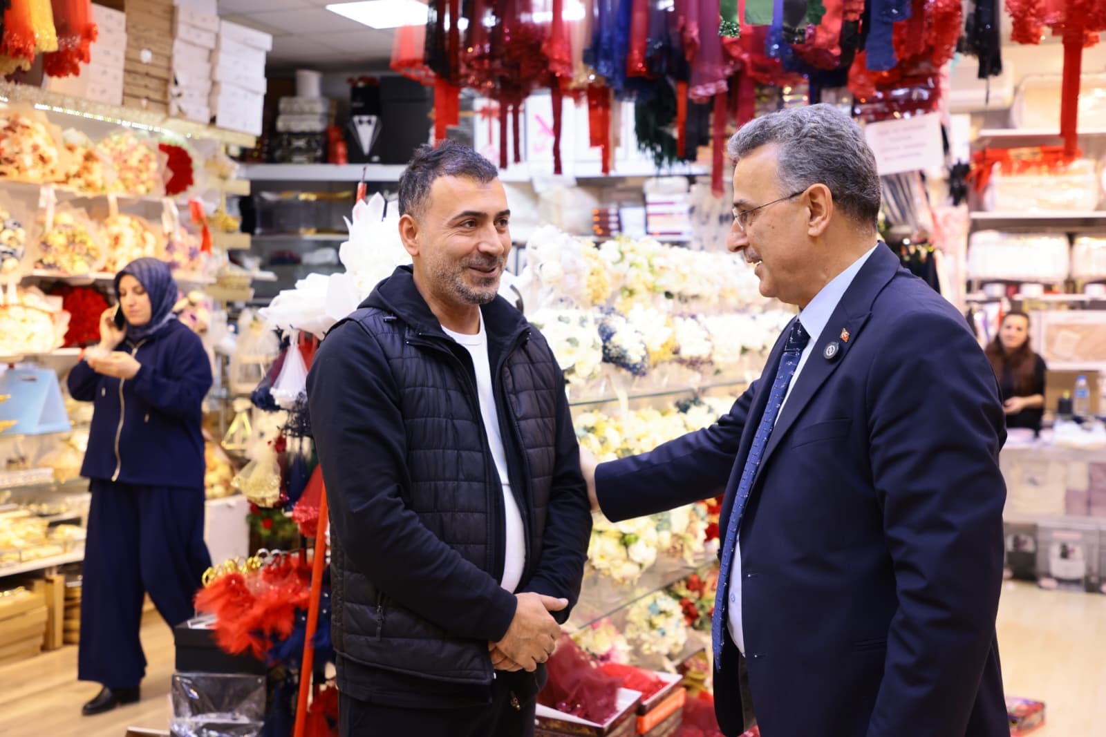 ‘Esnafımızın Kapısını Çalıyor, Gönüllere Dokunuyoruz’