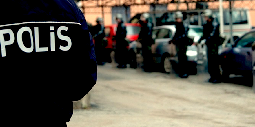 Bıçaklı kavgada 1 kişi yaralandı