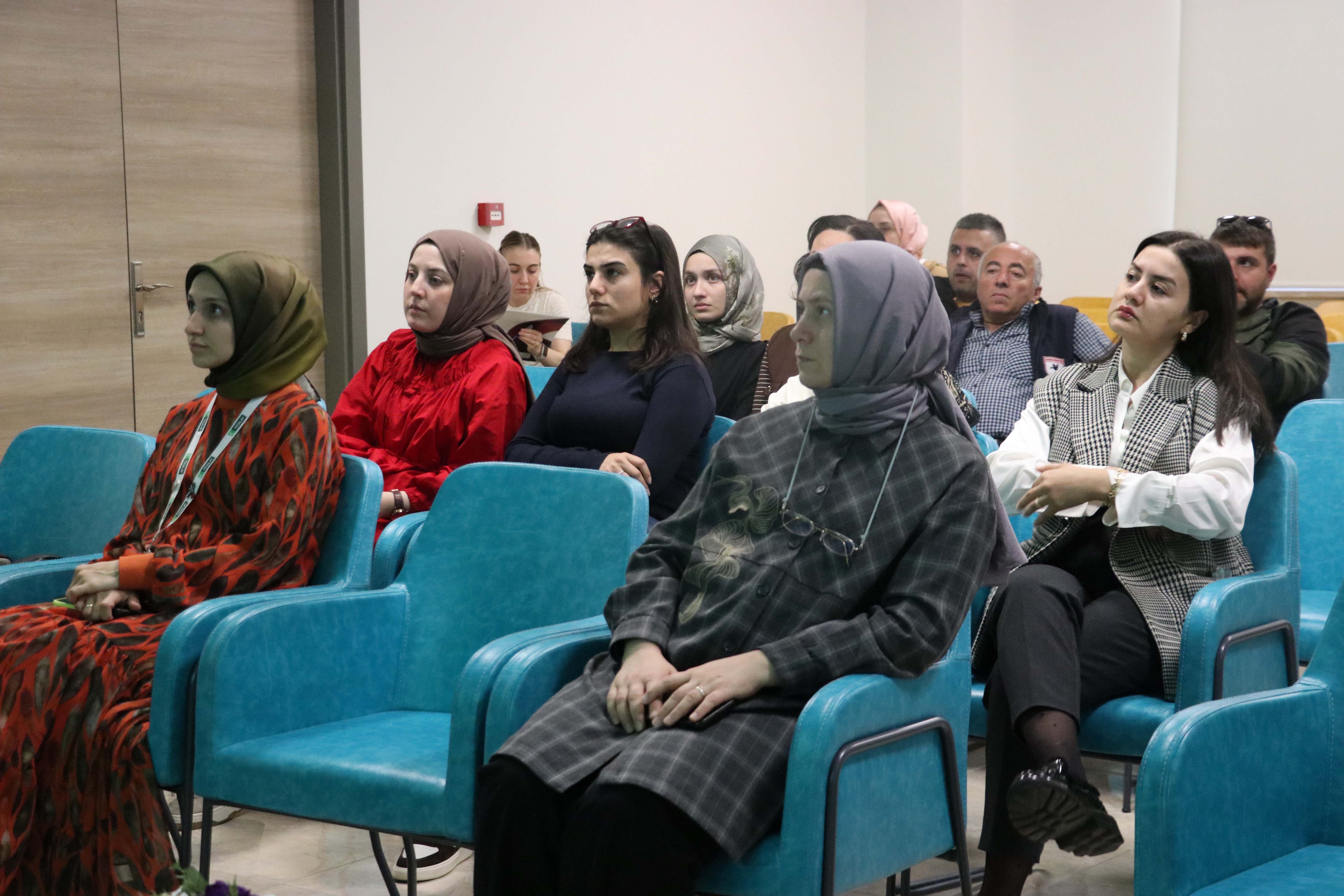 Samsun'da kütüphane çalışanlarına tütün bağımlılığı eğitimi verildi