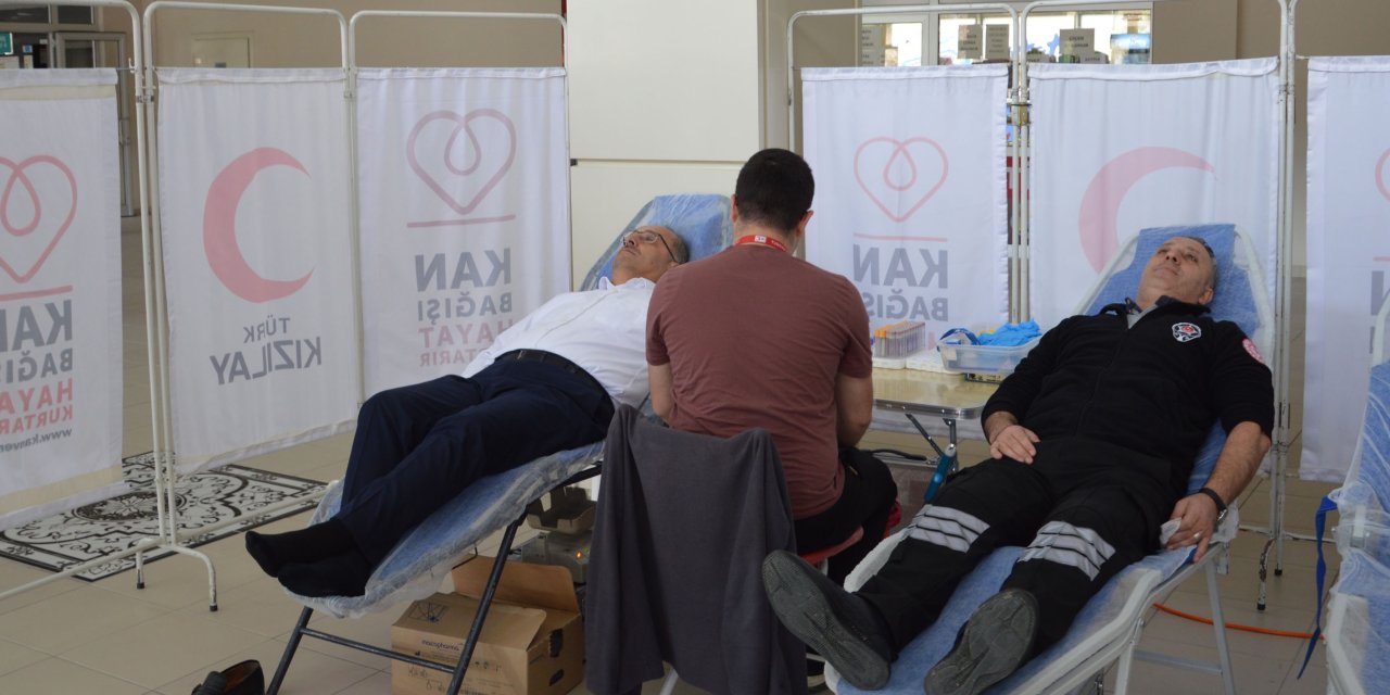 Havza'da sağlık çalışanlarından kan bağışı