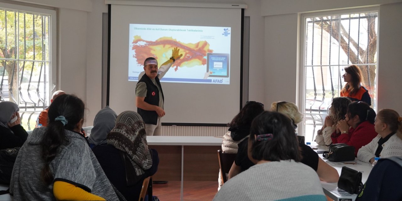 Atakum’da afet bilinçlendirme eğitimleri devam ediyor