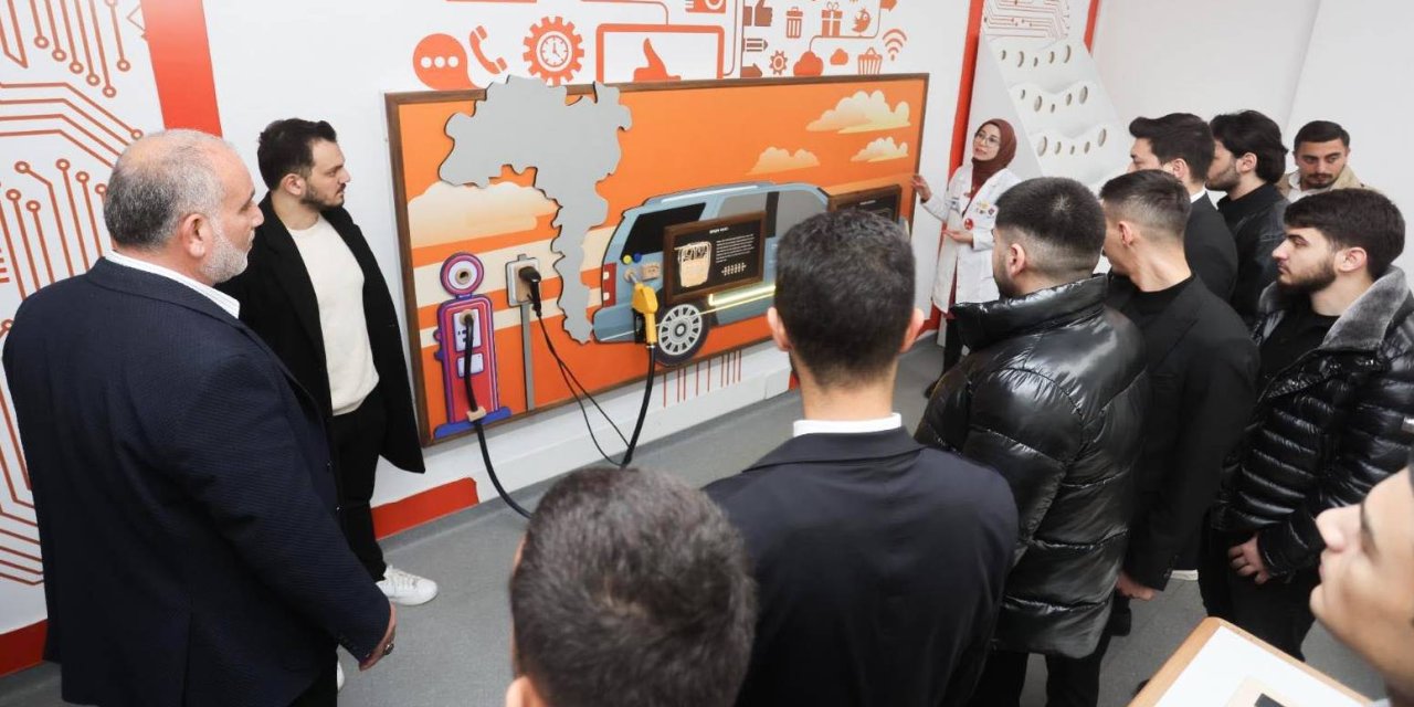 Geleceğin teknoloji yıldızlarını yetiştiriyoruz