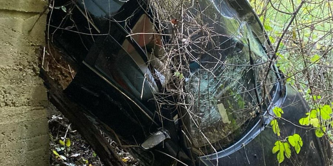 Menfeze düşen otomobilin sürücüsü yaralandı