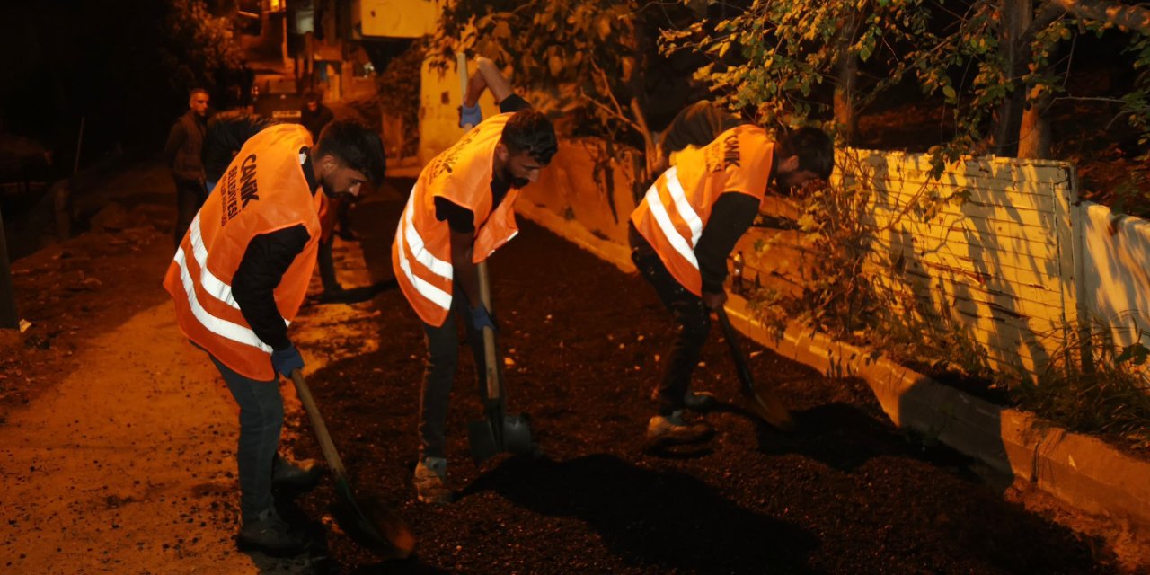 Yollarda yenileme çalışmaları devam ediyor