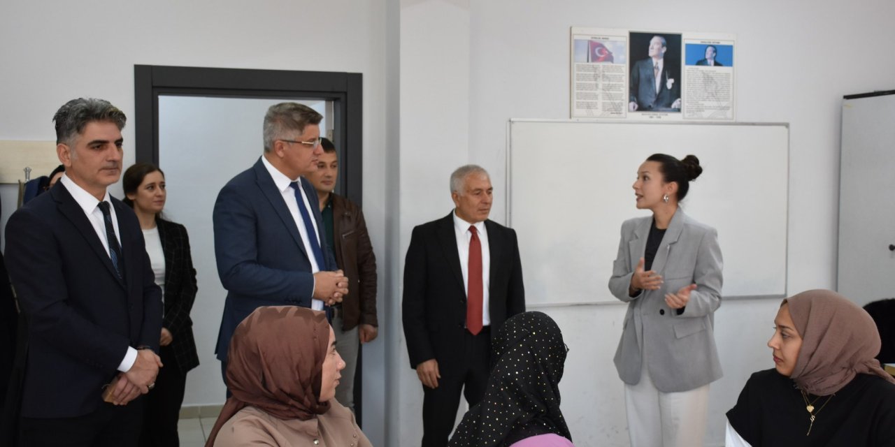 Samsun'da "Anne-Çocuk-Baba" semineri düzenlendi