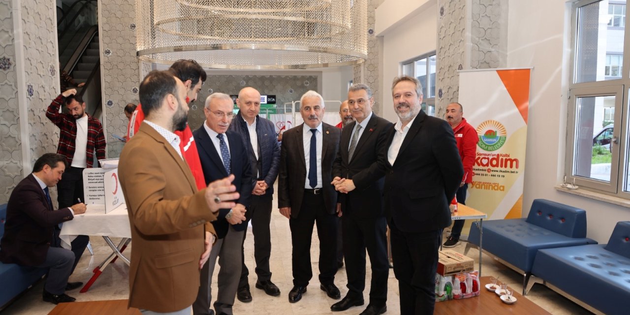 İlkadım Belediyesi’nden Kızılay'a destek