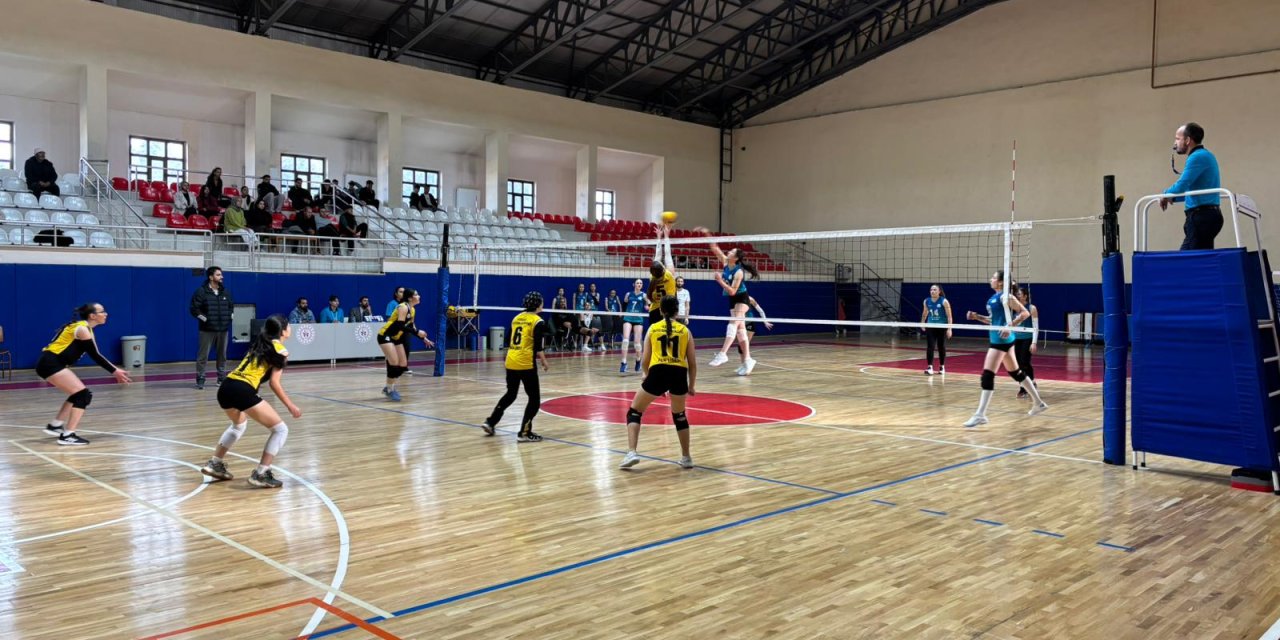Okul Sporları Genç Kızlar Voleybol turnuvası düzenlendi