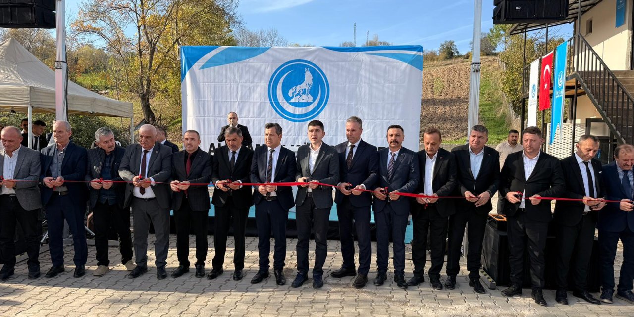 Alaçam'da Ülkü Ocakları hizmet binası açıldı