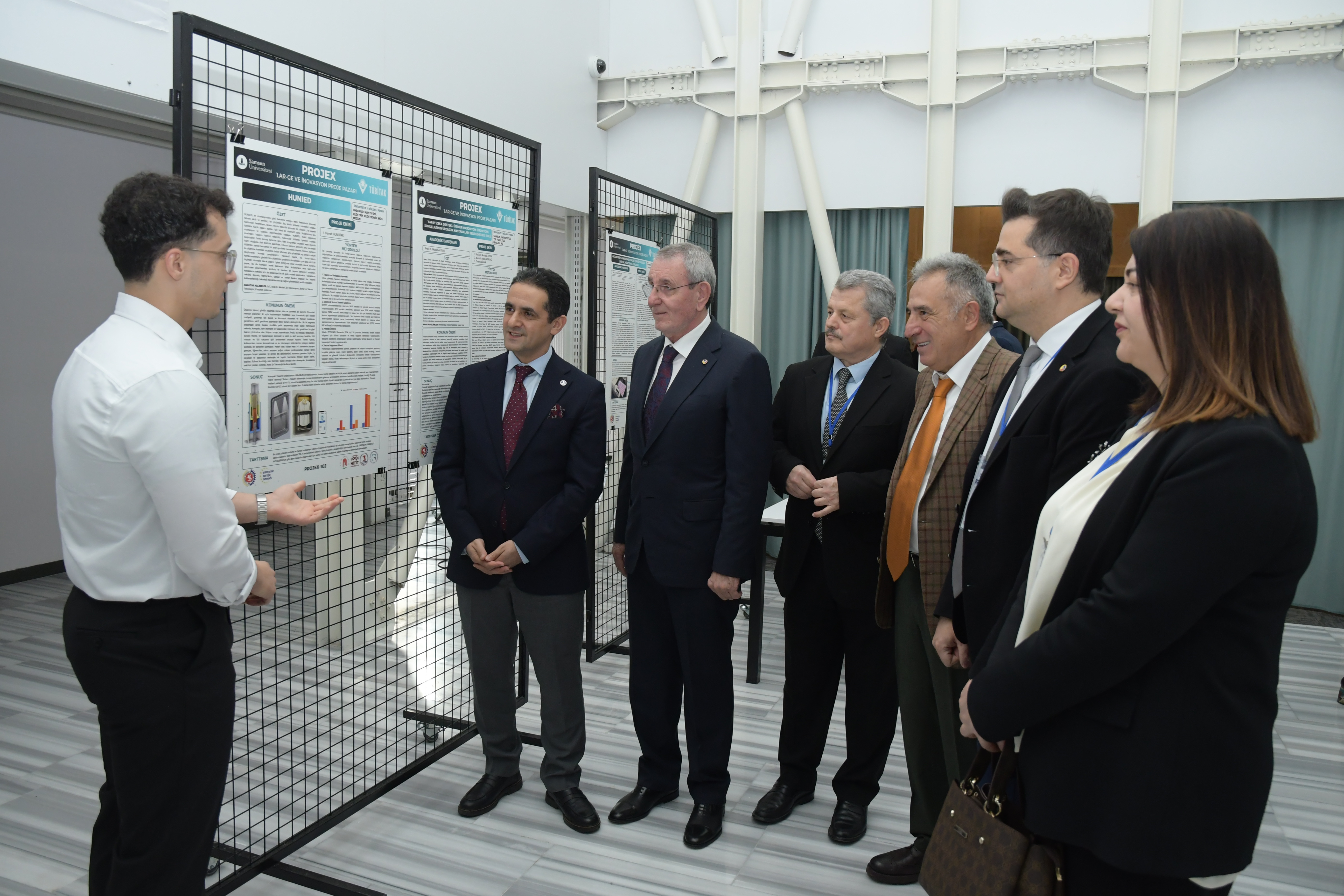 AB bilgi merkezi gençleri bilgilendirdi