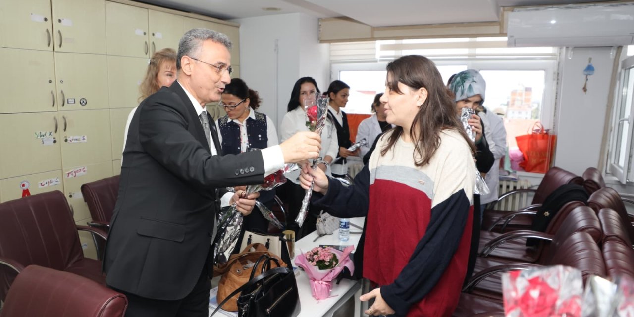 Başkan Kurnaz: Öğretmenlerimizin emeği geleceğimizin teminatıdır