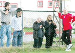 Coşkundere'ye aile desteği