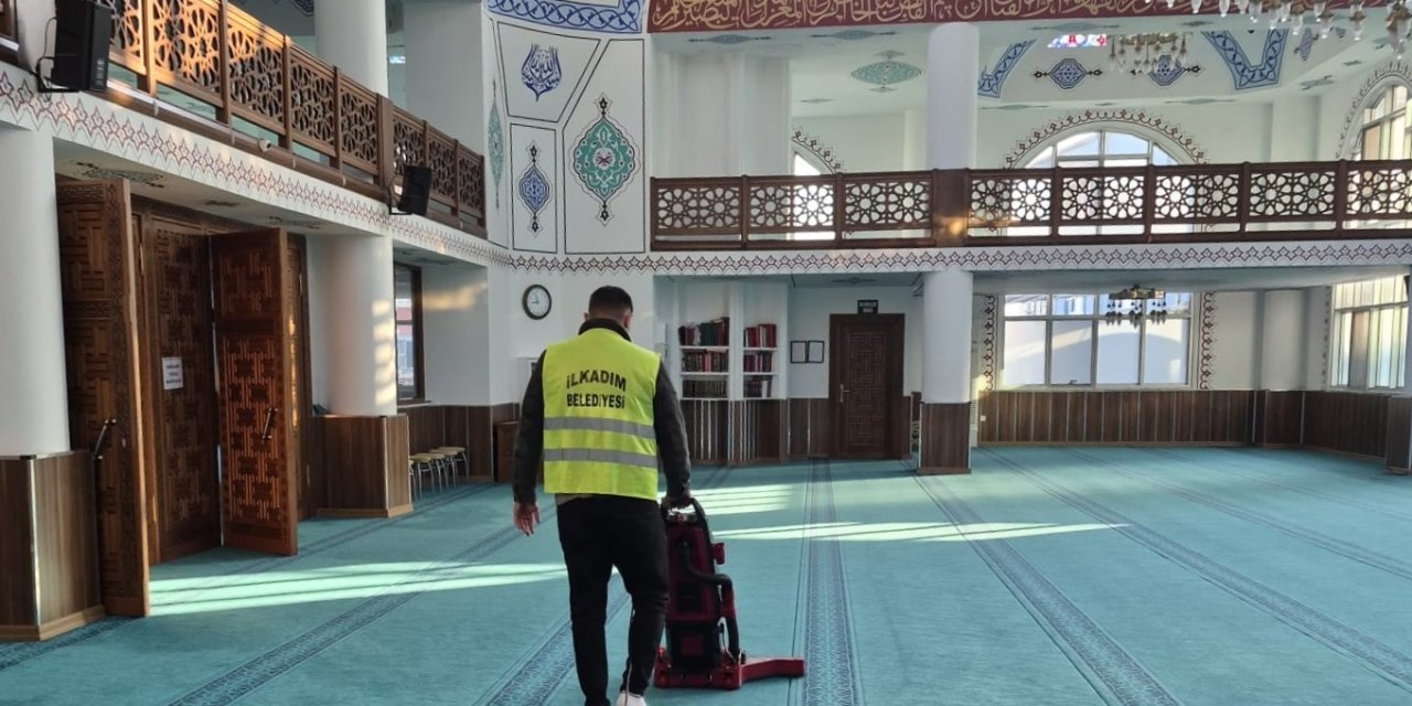 İlkadım'da ibadethaneler detaylı temizleniyor