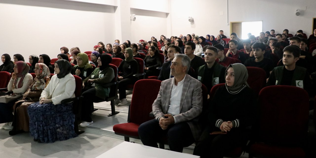 Öğrencilere dijital bağımlılıkla mücadele eğitimi verildi