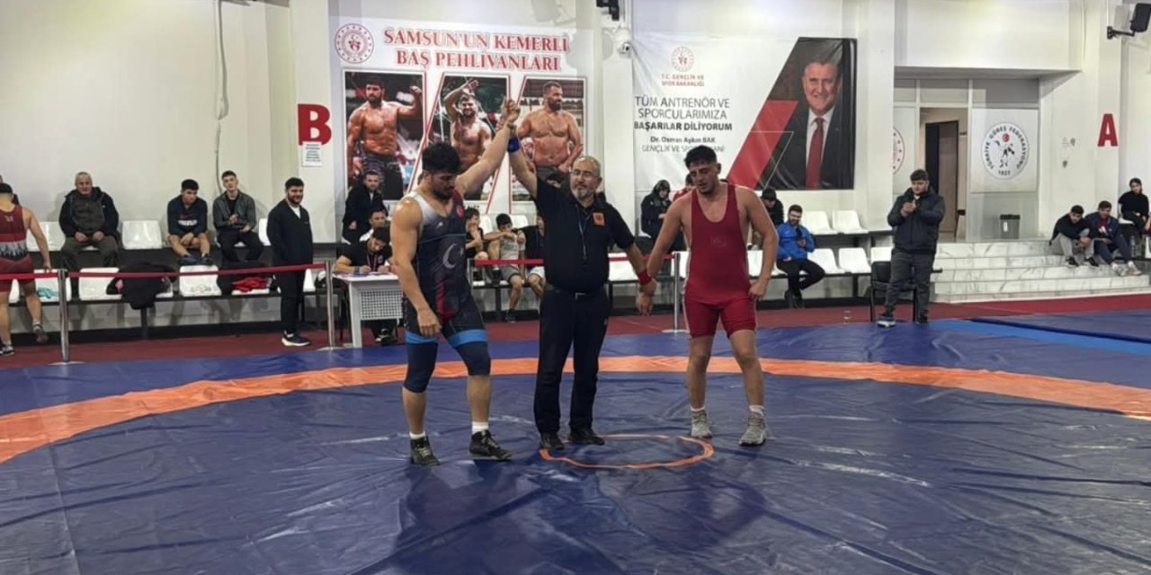 İlkadımlı güreşçilerden madalya yağmuru