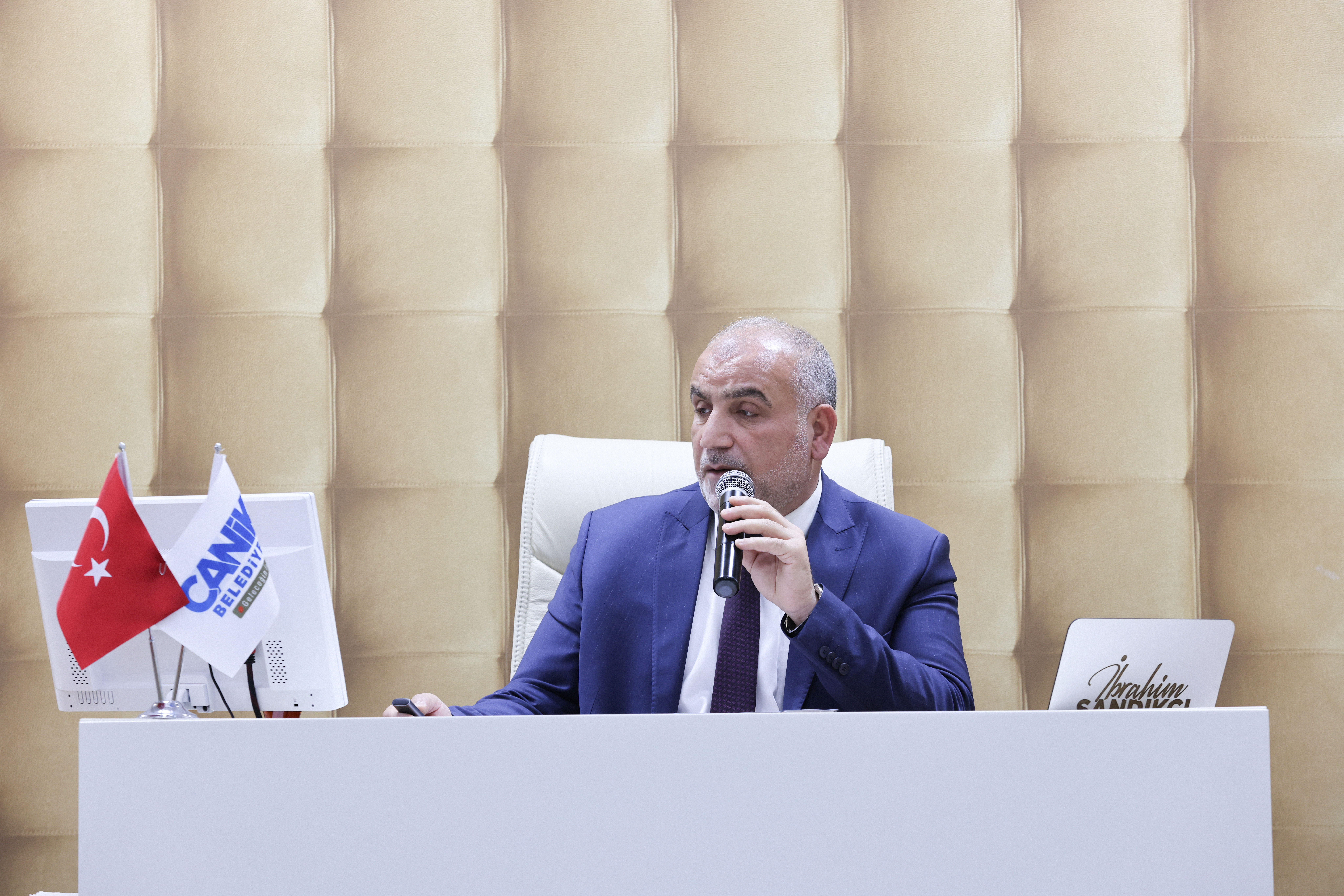 "Kentsel dönüşüm siyaset üstü bir konudur"