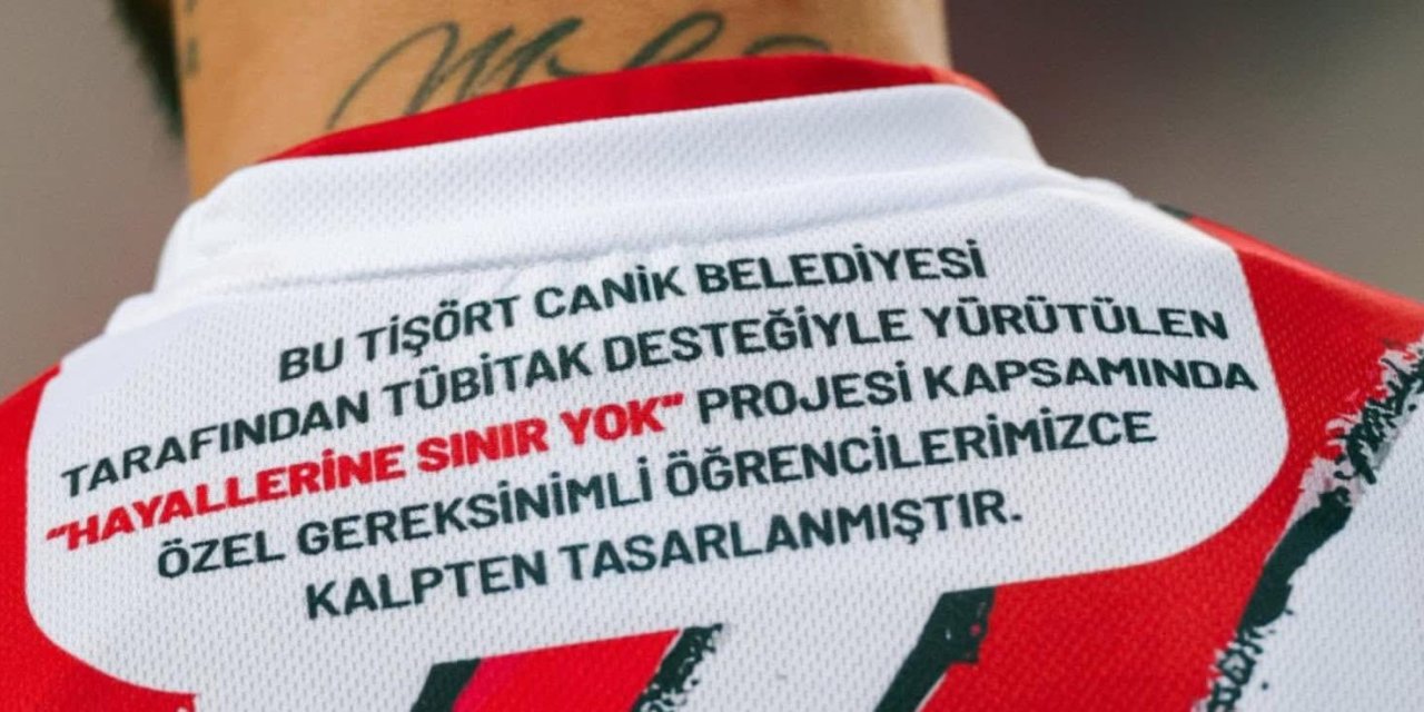 Özel öğrenciler tasarları futbolcular giydi