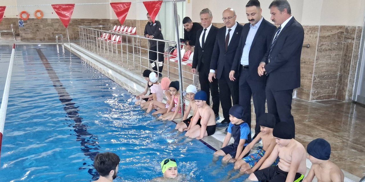 Geleceğe Kulaç Atıyoruz projesi yüzme kursları başladı