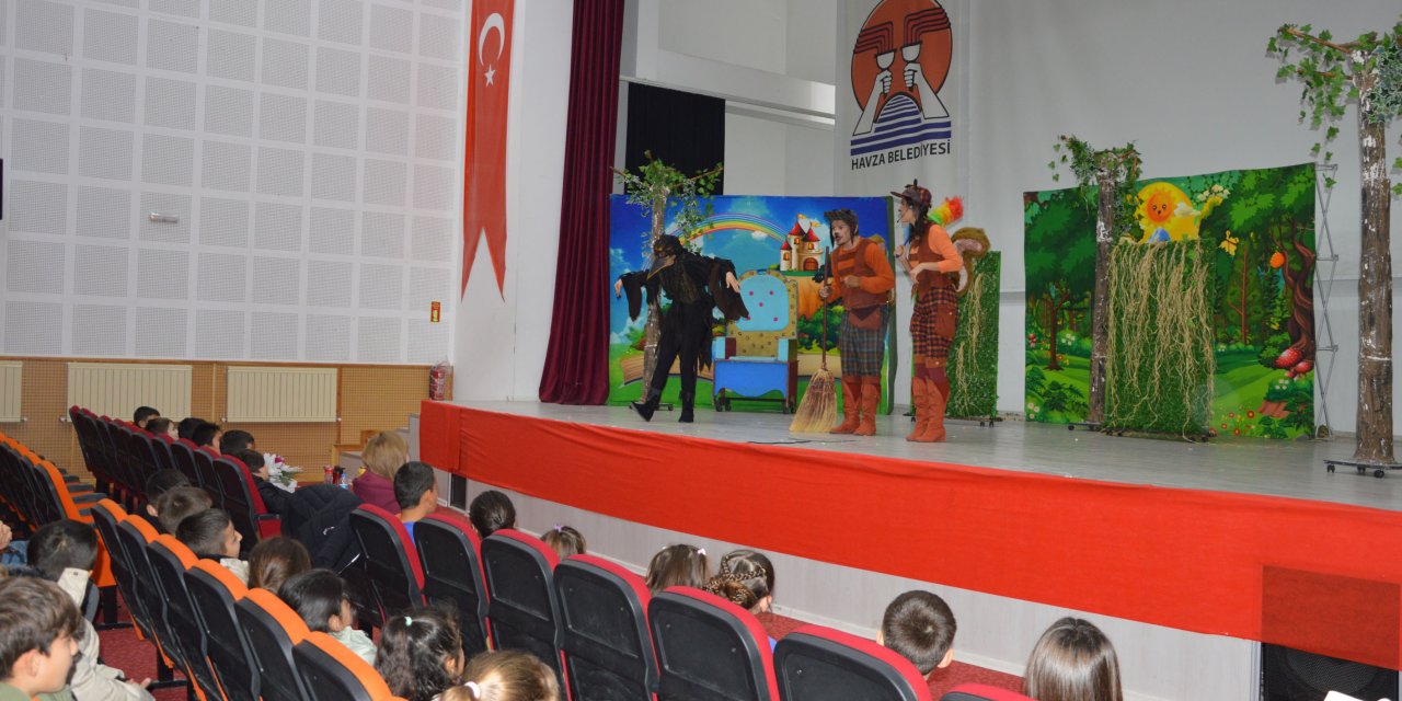 Havza'da "Değerli Macera" çocuk oyunu sahnelendi