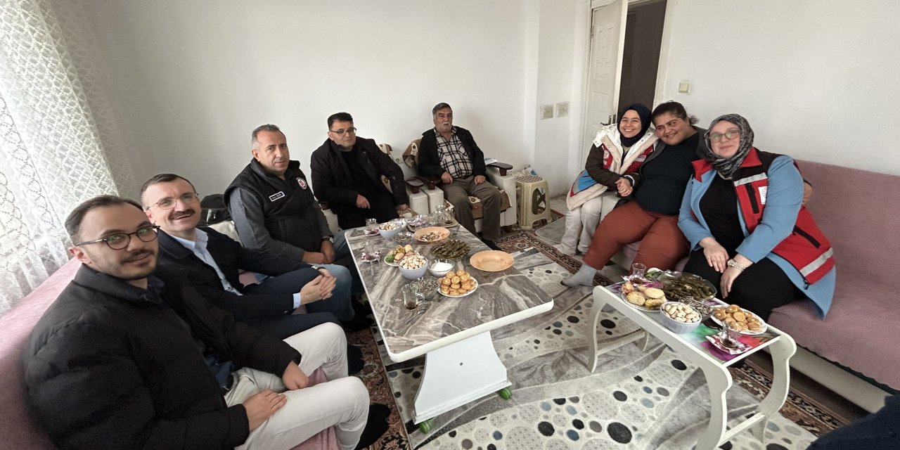 Kaymakam Ayvat'tan özel bireylere ev ziyareti