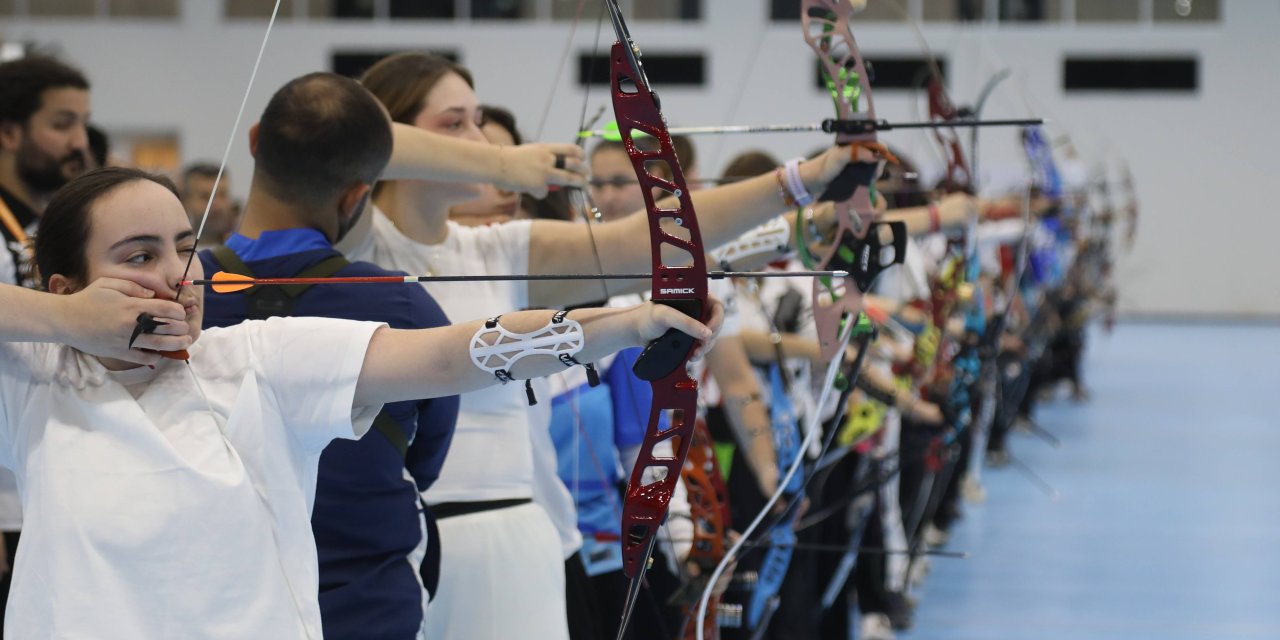 Salon Okçuluk Türkiye Şampiyonası Samsun'da başladı