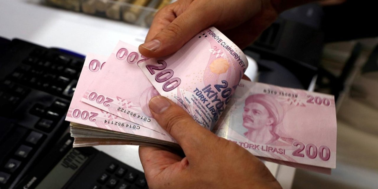 Yaşlı ve engelli aylıkları hesaplara yatırılmaya başlandı