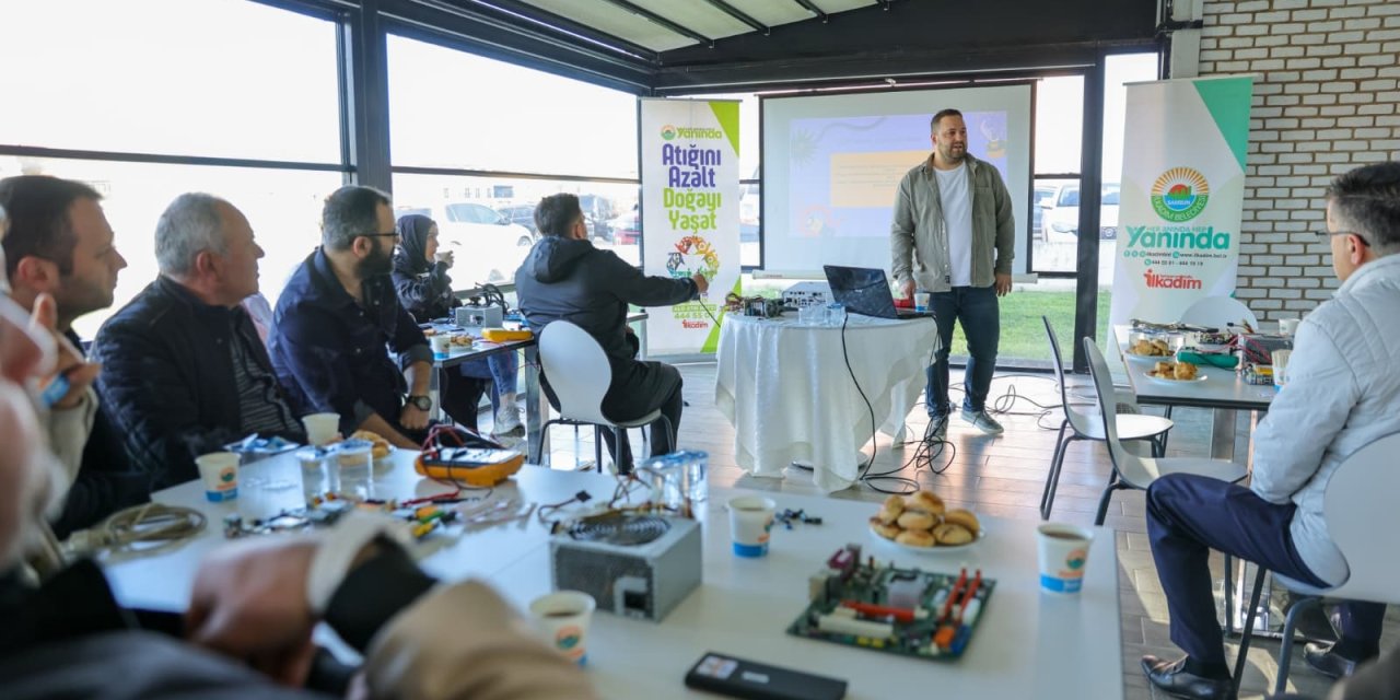 Elektronik atıklar tamirle hayat buldu