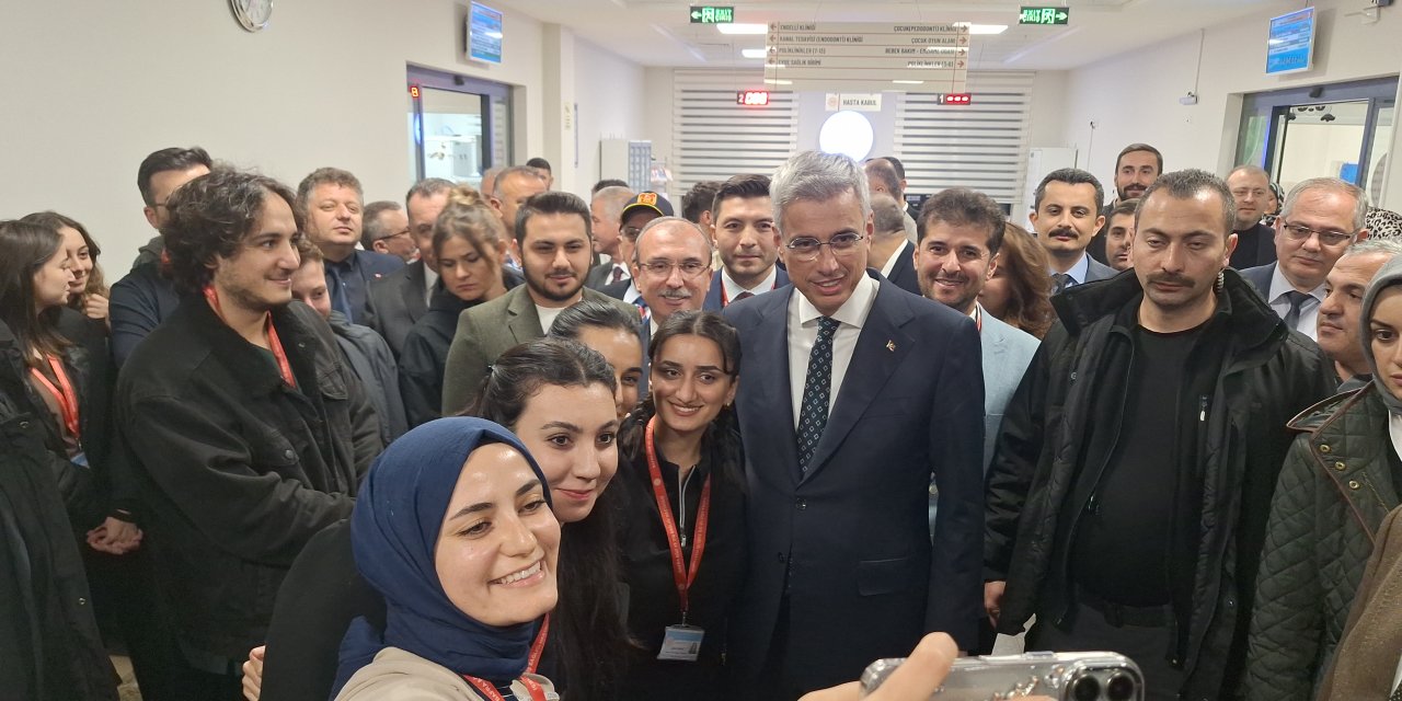 Bafra Ağız ve Diş Sağlığı Hastanesini ziyaret etti