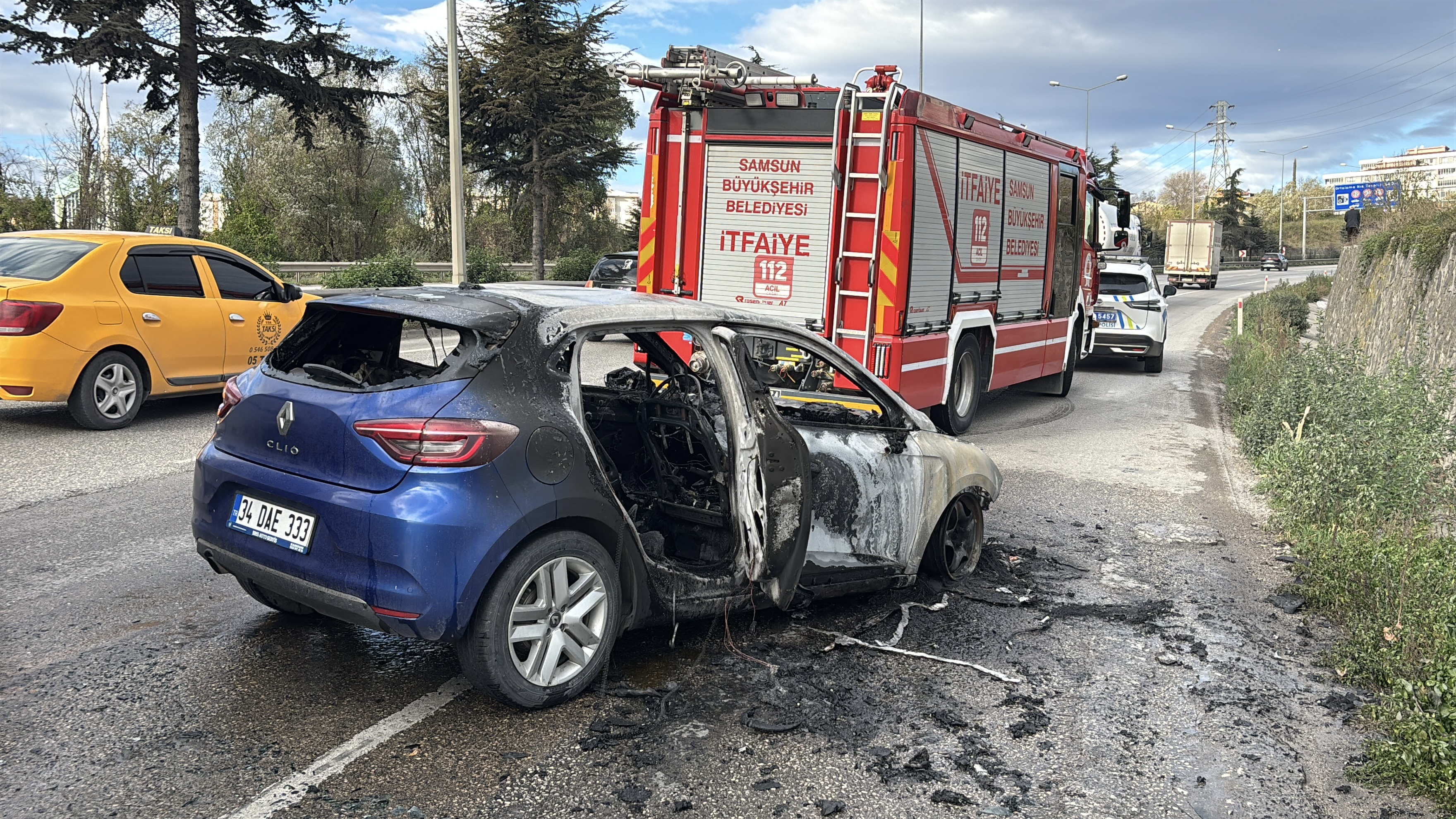 Musaba'nın kullandığı otomobil seyir halindeyken alev aldı