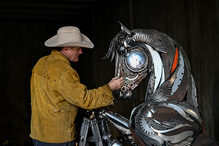 Atıklar "İleri Dönüşen Gelecek" sanatına dönüşüyor