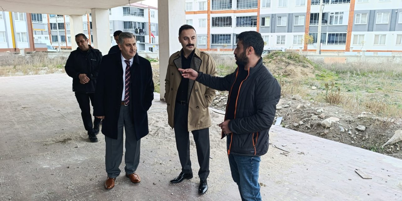 Kaymakam Ayvat cami inşaatını inceledi