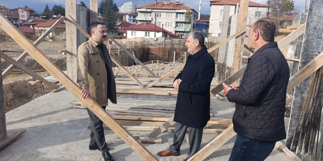 Devam eden inşaatlarını inceledi