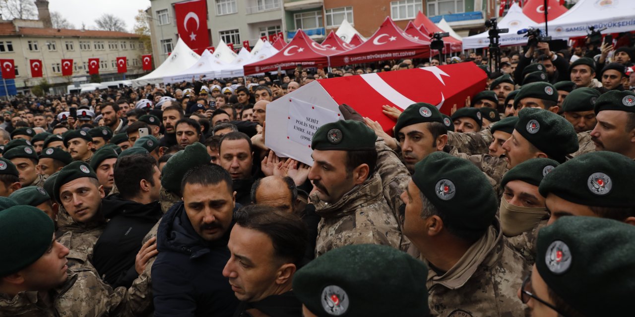Şehit polis memuru Emre Albayrak son yolculuğuna uğurlandı