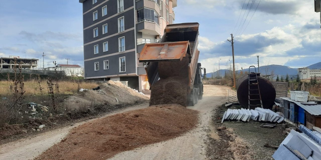 Yol düzenleme çalışmaları devam ediyor