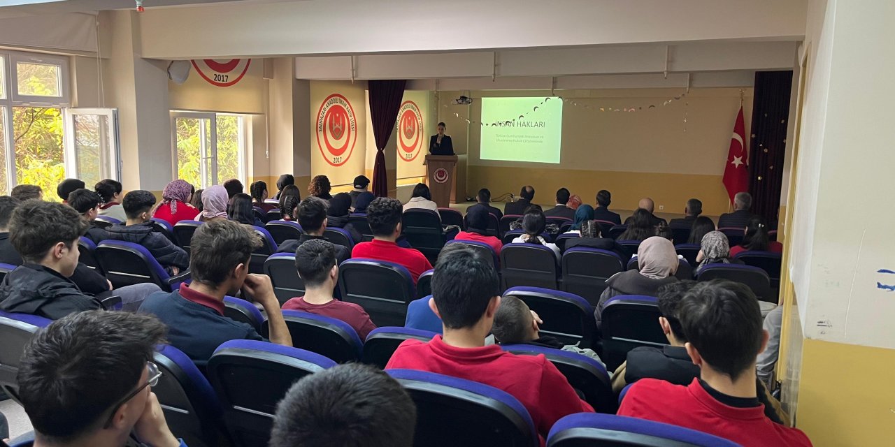 İnsan hakları konferansı düzenlendi