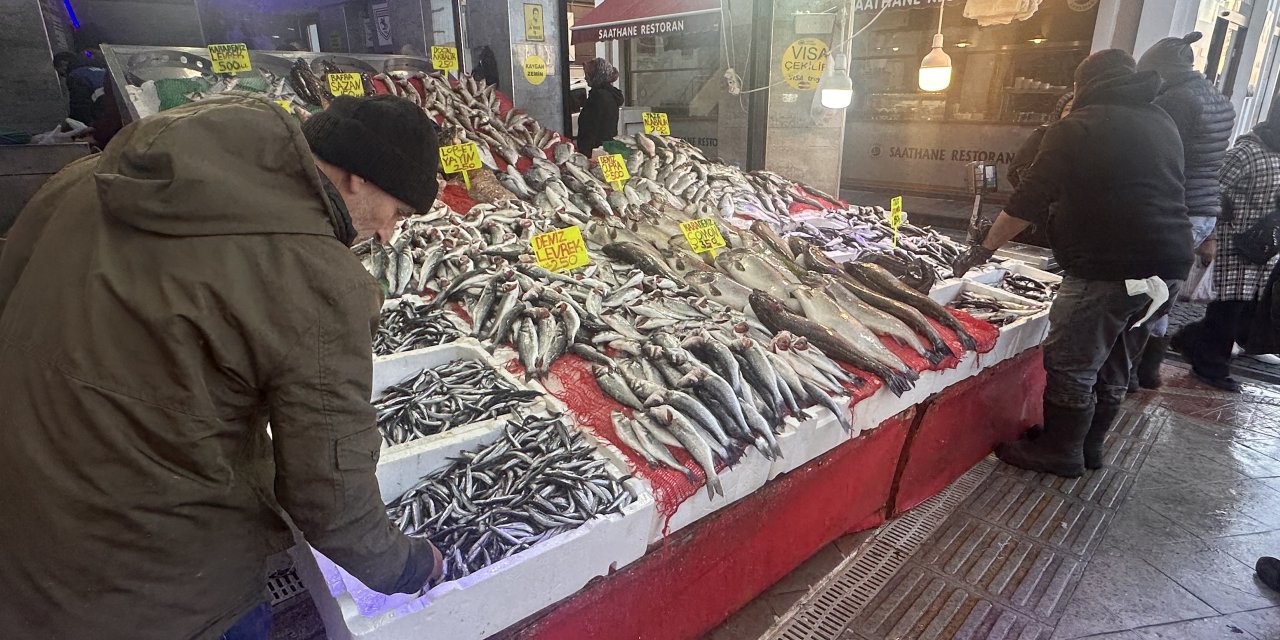 Hamsinin kilogramı 150 liradan satılıyor