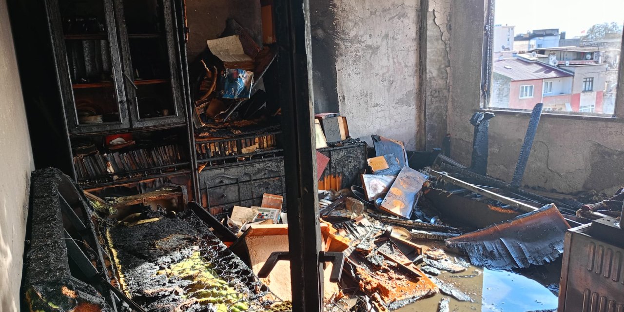 İlkadım'da çıkan yangında ev kullanılamaz hale geldi