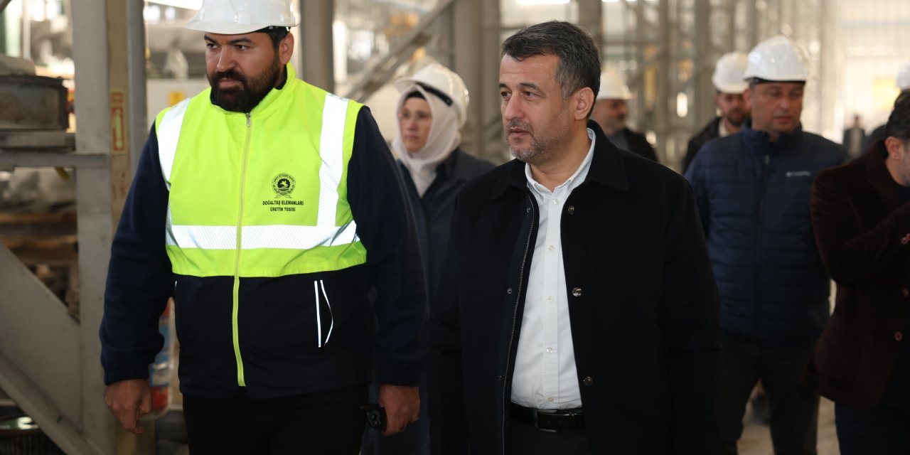 Belediyenin üretim tesislerini ziyaret etti