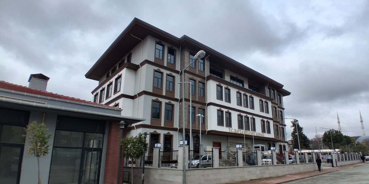 Yeni Hükümet Konağı'nda hizmete başladı