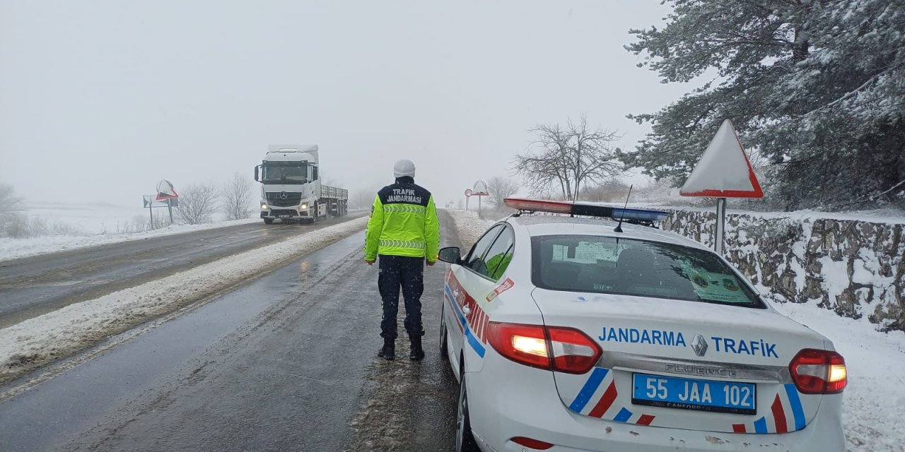 Havza'da kar yağışı etkili oluyor