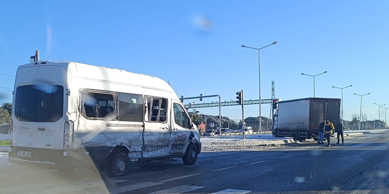 Trafik kazasında 6 kişi yaralandı