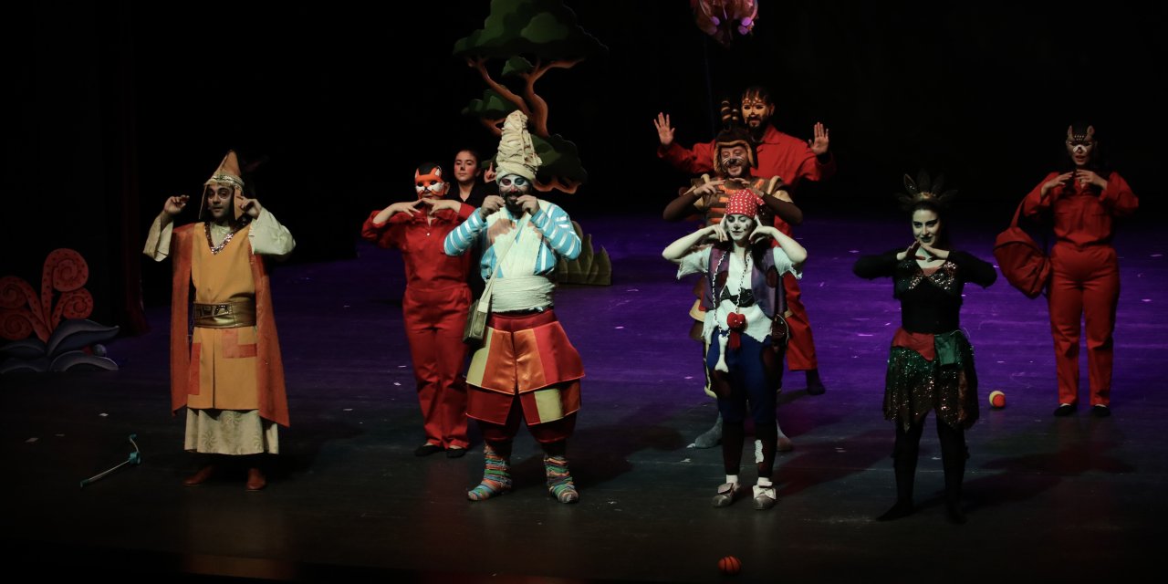 Masal Şatosu minik seyircilerle buluşacak